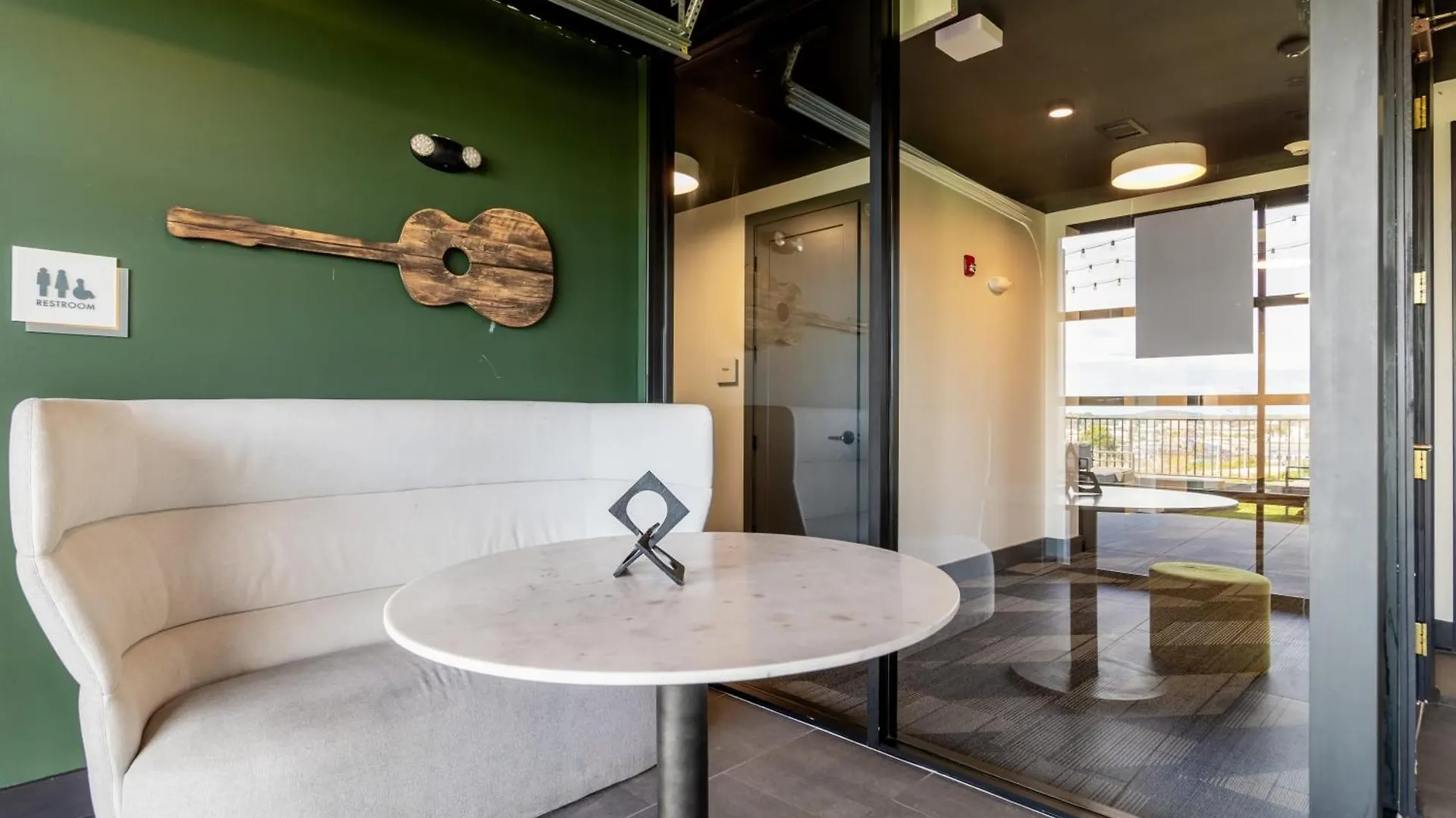 Lindsley By Avantstay Balcony Modern Design A Downtown Location Nashville 0*,  Verenigde Staten