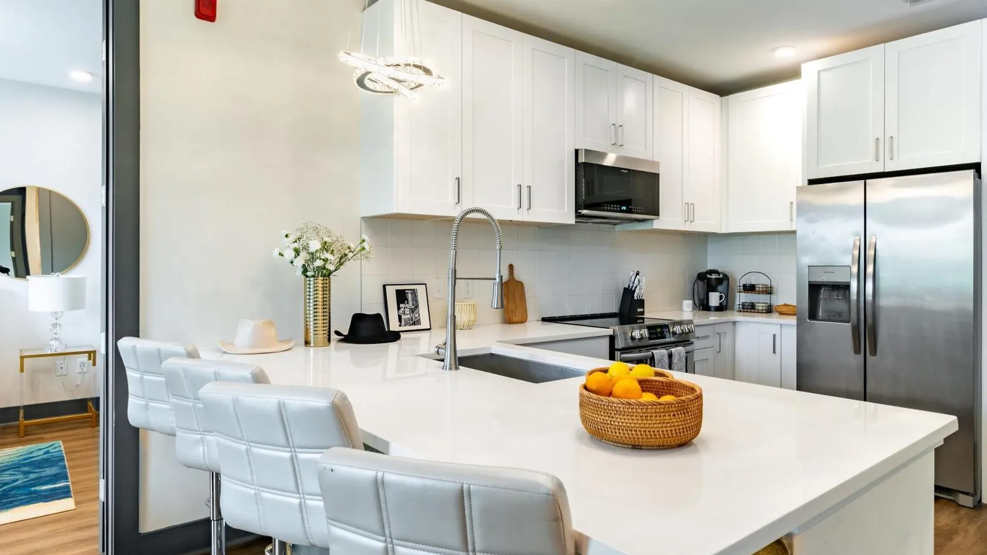 Lindsley By Avantstay Balcony Modern Design A Downtown Location Nashville